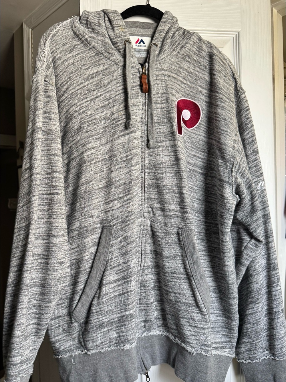 PHILLIES Gray Heather Full-Zip hoodie embroidered Phillies patch